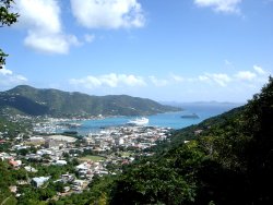 Commons Wikimedia: Road Town, Tortola.