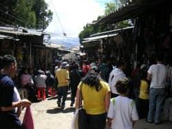 Commons Wikimedia: Mercadillo en Colombia
