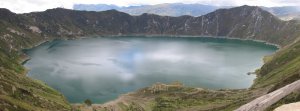 Commons Wikimedia: Lago del cráter del Quilotoa