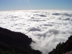 Commons Wikimedia: Mar de nuves en Tenerife (Canarias, España)