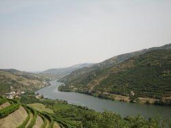 Commons Wikimedia: Río Duero en Portugal