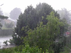 Commons Wikimedia: Lluvia torrencial por gota fría