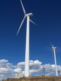 Commons Wikimedia: energía eólica.