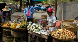 Commons Wikimedia: Mercado callejero en Nicaragua
