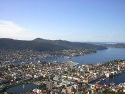 Commons Wikimedia: Vista de Bergen (Noruega)