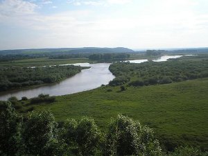 Commons Wikimedia: Paisaje de Ucrania, río Dniester.